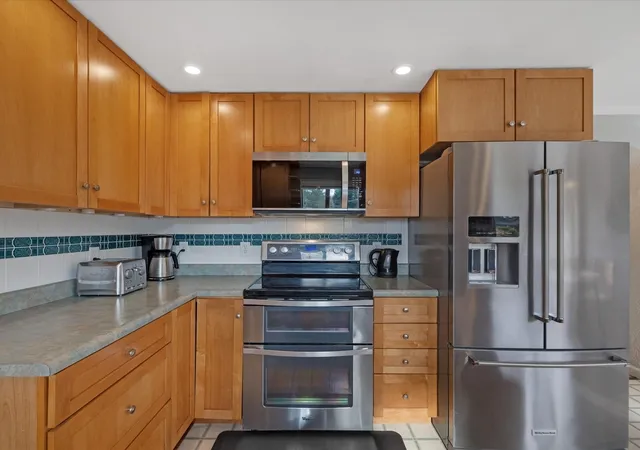 Photo 2 of Single family home for sale at 2517 Helena Ln, Everett, WA 98208 | MLS# NWM2598663 | Listing updated on 2026-10-29