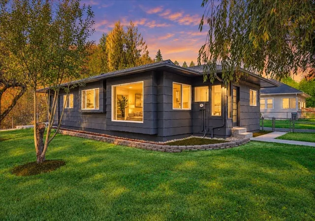 Photo 1 of Single family home for sale at 418 Sw Cyn Loop, Winlock, WA 98596 | MLS# NWM2598674 | Listing updated on 2026-10-29