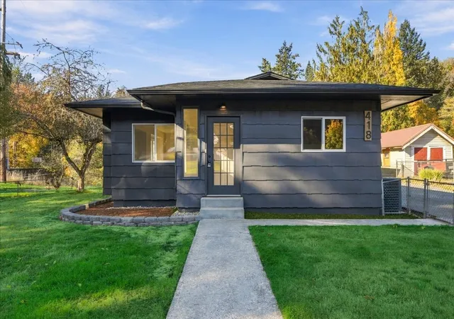Photo 2 of Single family home for sale at 418 Sw Cyn Loop, Winlock, WA 98596 | MLS# NWM2598674 | Listing updated on 2026-10-29