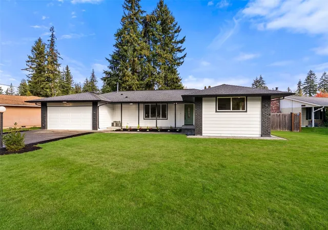 Photo 2 of Single family home for sale at 5601 133rd Place NE, Marysville, WA 98271 | MLS# NWM2598675 | Listing updated on 2026-10-28