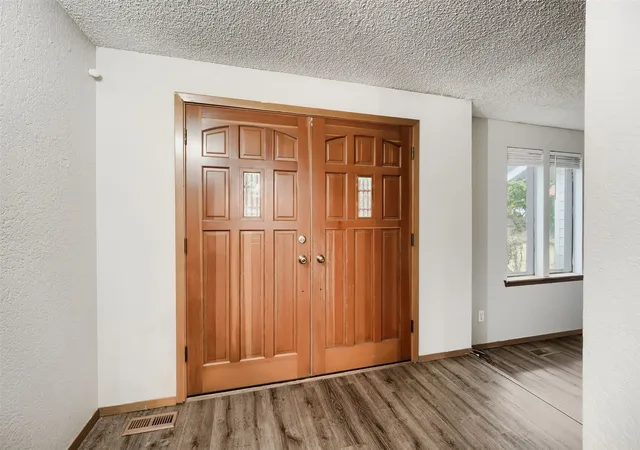 Photo 4 of Single family home for sale at 10818 149th Street E, Puyallup, WA 98374 | MLS# NWM2598676 | Listing updated on 2026-10-28