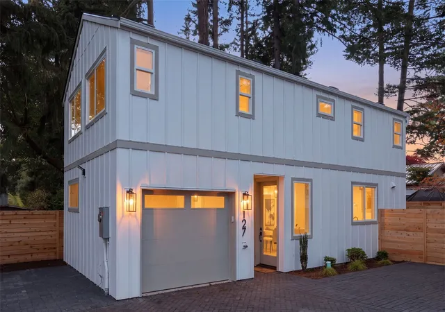 Photo 1 of Single family home for sale at 127 N 136th Street, Seattle, WA 98133 | MLS# NWM2598683 | Listing updated on 2026-10-28