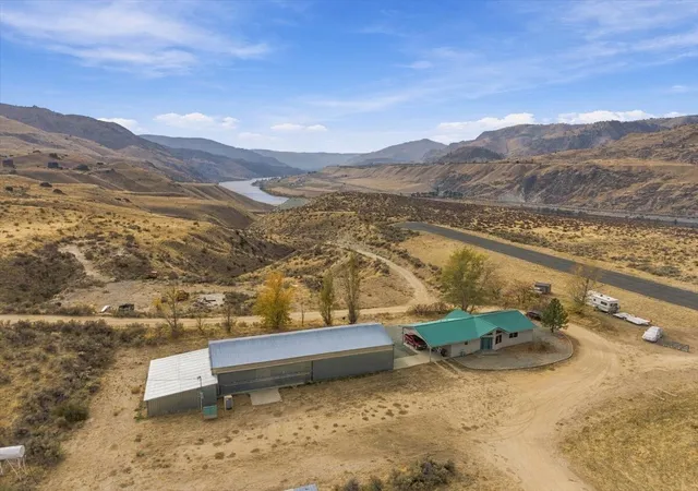 Photo 1 of Single family home for sale at 685 Nw Road 20, Waterville, WA 98858 | MLS# NWM2598693 | Listing updated on 2026-10-28