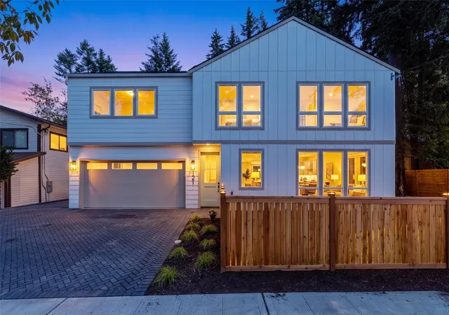 Photo 1 of Single family home for sale at 121 N 136th Street, Seattle, WA 98133 | MLS# NWM2598695 | Listing updated on 2026-10-28