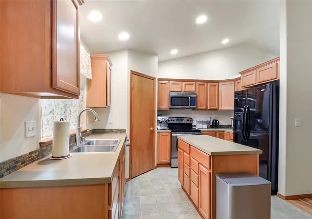 Photo 4 of Single family home for sale at 329 N Barker St, Mount Vernon, WA 98273 | MLS# NWM2598705 | Listing updated on 2026-10-29