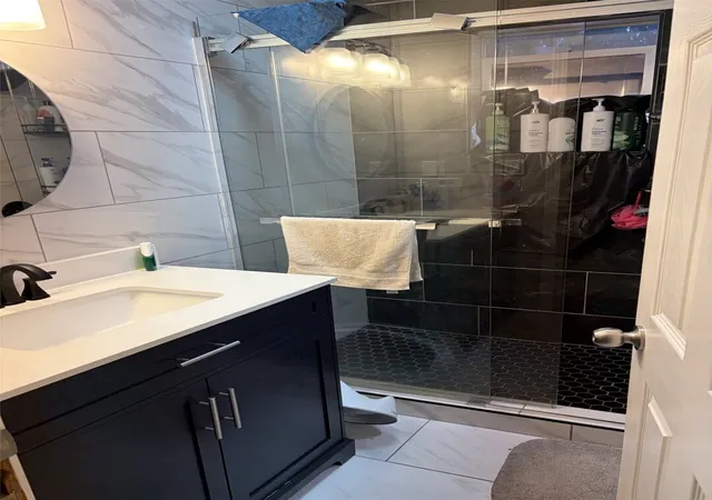Photo 3 of Single family home for sale at 631 1st Avenue S, Kent, WA 98032 | MLS# NWM2598720 | Listing updated on 2026-10-29