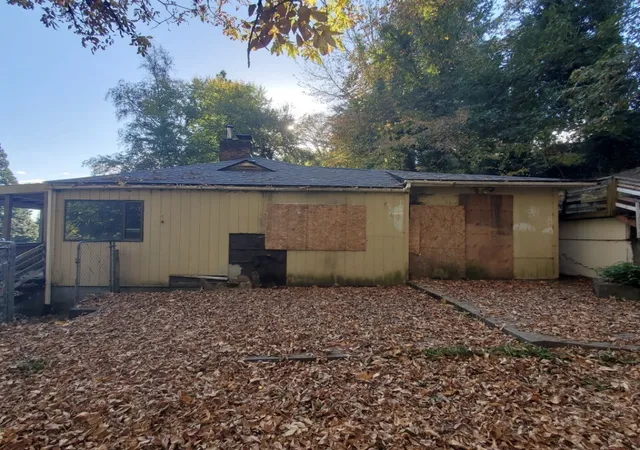 Photo 3 of Single family home for sale at 911 Allen Dr, Kelso, WA 98626 | MLS# NWM2598727 | Listing updated on 2026-10-28