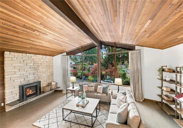 Photo 4 of Single family home for sale at 606 N 178th Street, Shoreline, WA 98133 | MLS# NWM2598730 | Listing updated on 2026-10-29