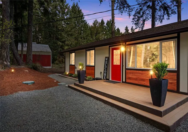 Photo 2 of Single family home for sale at 11075 Ridge Rim Trl SE, Port Orchard, WA 98367 | MLS# NWM2598740 | Listing updated on 2026-10-28
