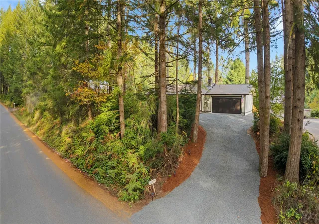Photo 3 of Single family home for sale at 11075 Ridge Rim Trl SE, Port Orchard, WA 98367 | MLS# NWM2598740 | Listing updated on 2026-10-28