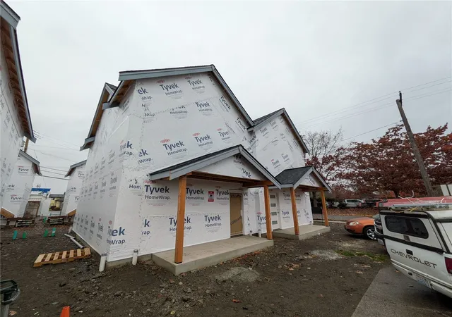 Photo 1 of Sale Pending at 2729 Peabody St, Bellingham, WA 98225 | MLS# NWM2598751 | Listing updated on 2026-10-28