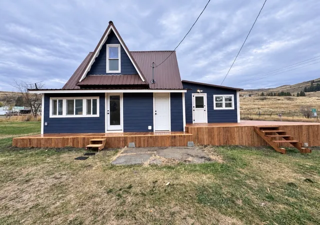 Photo 2 of Single family home for sale at 2058 Chesaw Rd, Oroville, WA 98844 | MLS# NWM2598754 | Listing updated on 2026-10-28