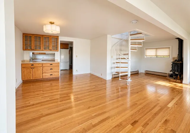 Photo 4 of Single family home for sale at 9986 NE Ewing St, Bainbridge Island, WA 98110 | MLS# NWM2598759 | Listing updated on 2026-10-28
