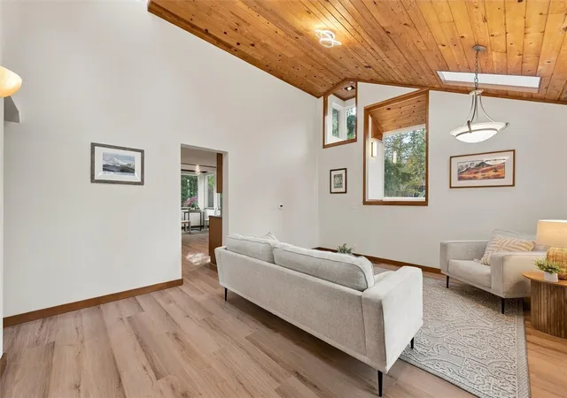 Photo 2 of Single family home for sale at 3914 Lakeway Dr, Bellingham, WA 98229 | MLS# NWM2598765 | Listing updated on 2026-10-29