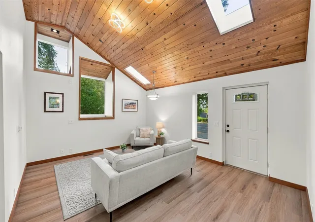 Photo 3 of Single family home for sale at 3914 Lakeway Dr, Bellingham, WA 98229 | MLS# NWM2598765 | Listing updated on 2026-10-29