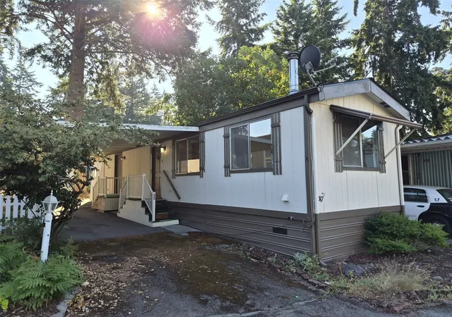 Photo 1 of Manufactured home for sale at 7301 Ne 175th Street #317, Kenmore, WA 98028 | MLS# NWM2598766 | Listing updated on 2026-10-29