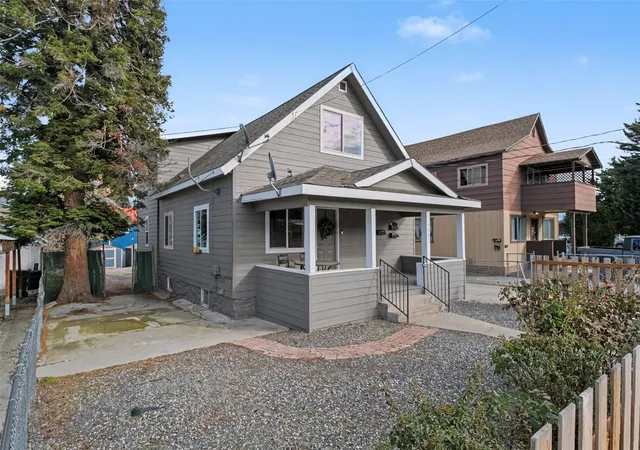 Photo 1 of Multi family home for sale at 533 Methow #A,B,C, Wenatchee, WA 98801 | MLS# NWM2598775 | Listing updated on 2026-10-28