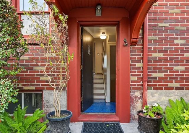 Photo 2 of Single family home for sale at 2918 NW Esplanade, Seattle, WA 98117 | MLS# NWM2598779 | Listing updated on 2026-10-30