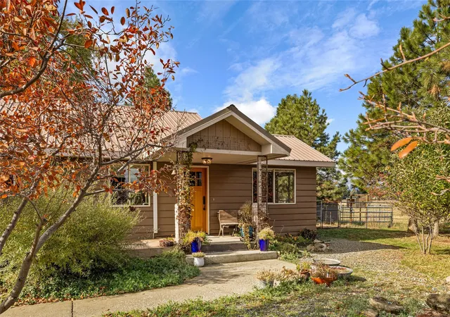 Single family home for sale at 870 Upper Peoh Point Rd, Cle Elum, WA 98922 | MLS# NWM2598784