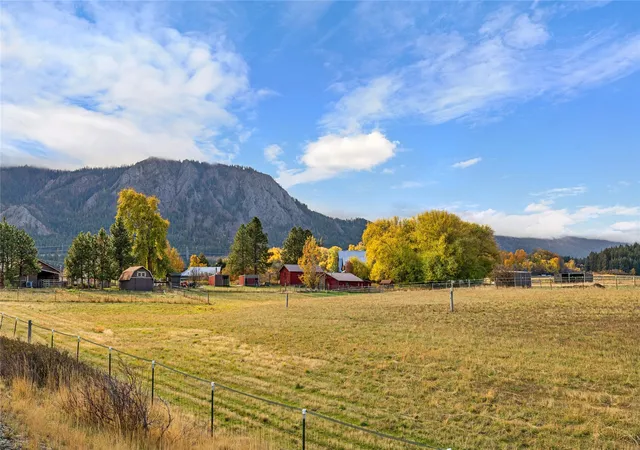 Photo 2 of Single family home for sale at 870 Upper Peoh Point Rd, Cle Elum, WA 98922 | MLS# NWM2598784 | Listing updated on 2026-10-29