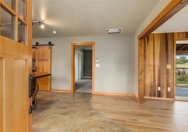 Photo 4 of Single family home for sale at 870 Upper Peoh Point Rd, Cle Elum, WA 98922 | MLS# NWM2598784 | Listing updated on 2026-10-29