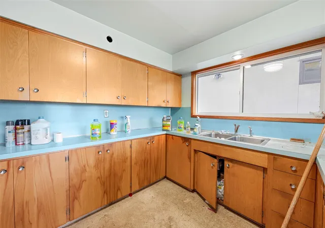 Photo 4 of Single family home for sale at 7709 30th Avenue NE, Seattle, WA 98115 | MLS# NWM2598790 | Listing updated on 2026-10-29