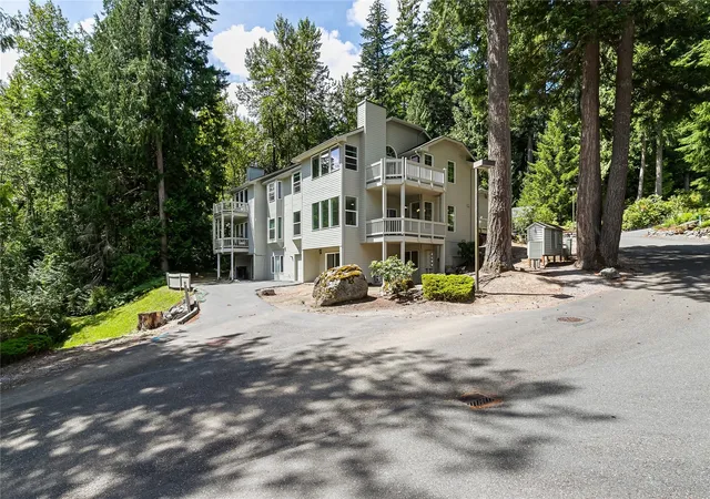 Condo for sale at 1957 Lake Whatcom Blvd #9B, Bellingham, WA 98229 | MLS# NWM2598795