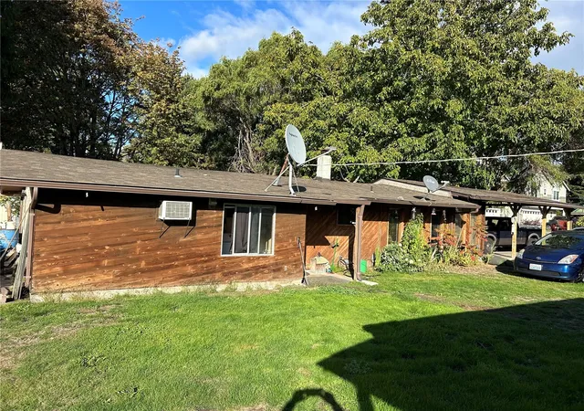 Photo 3 of Single family home for sale at 11801 40th Place S, Tukwila, WA 98168 | MLS# NWM2598806 | Listing updated on 2026-10-29