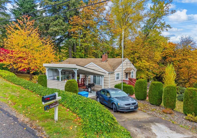 Photo 2 of Single family home for sale at 126 A Old Beacon Hl Dr, Longview, WA 98632 | MLS# NWM2598836 | Listing updated on 2026-10-28