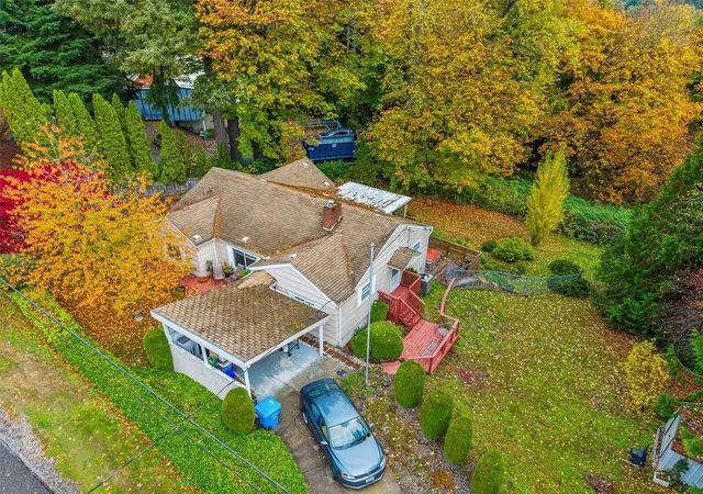 Photo 3 of Single family home for sale at 126 A Old Beacon Hl Dr, Longview, WA 98632 | MLS# NWM2598836 | Listing updated on 2026-10-28