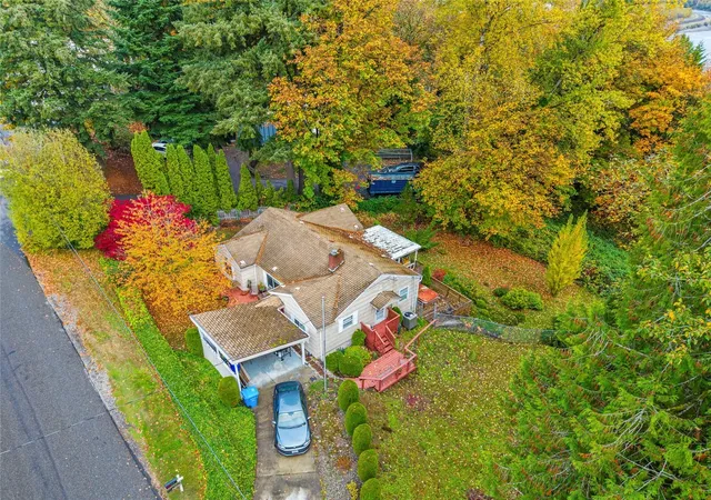 Photo 3 of Single family home for sale at 126 A Old Beacon Hl Dr, Longview, WA 98632 | MLS# NWM2598836 | Listing updated on 2026-10-28