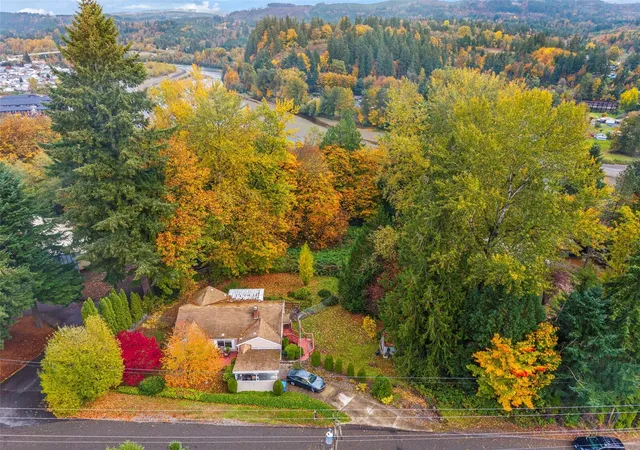 Photo 4 of Single family home for sale at 126 A Old Beacon Hl Dr, Longview, WA 98632 | MLS# NWM2598836 | Listing updated on 2026-10-28