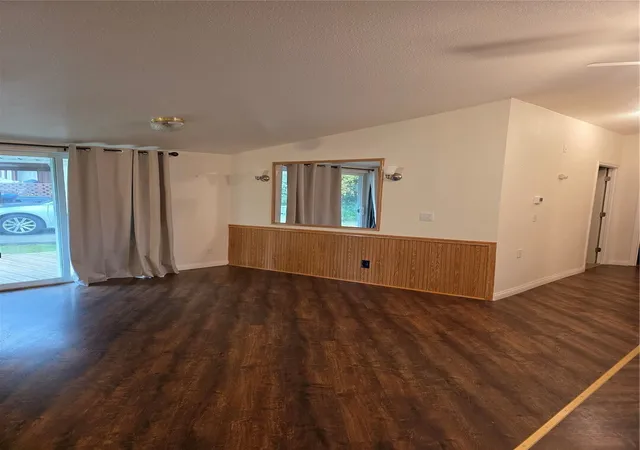 Photo 3 of Manufactured home for sale at 1019 Stanford Dr #9, Cosmopolis, WA 98537 | MLS# NWM2598840 | Listing updated on 2026-10-29