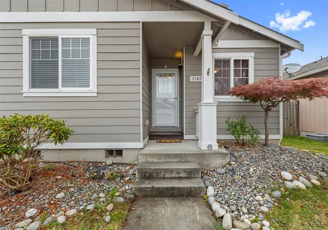 Photo 2 of Single family home for sale at 1141 NE Cordero Pl, Oak Harbor, WA 98277 | MLS# NWM2598850 | Listing updated on 2026-10-29