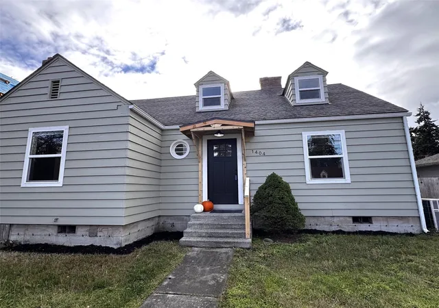 Photo 1 of Single family home for sale at 1404 E 3rd Street, Port Angeles, WA 98362 | MLS# NWM2598856 | Listing updated on 2026-10-28
