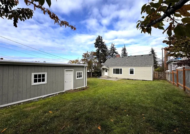 Photo 2 of Single family home for sale at 1404 E 3rd Street, Port Angeles, WA 98362 | MLS# NWM2598856 | Listing updated on 2026-10-28