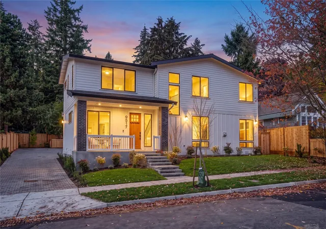 Single family home for sale at 9517 117th Place NE, Kirkland, WA 98033 | MLS# NWM2598906