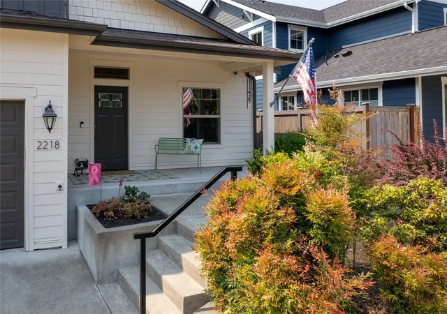 Photo 4 of Single family home for sale at 2218 N Huson St, Tacoma, WA 98406 | MLS# NWM2598919 | Listing updated on 2026-10-29