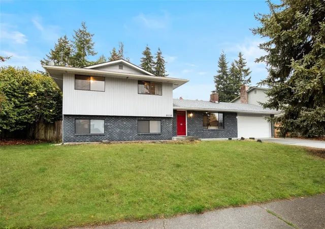 Single family home for sale at 9116 10th Avenue SE, Everett, WA 98208 | MLS# NWM2598928