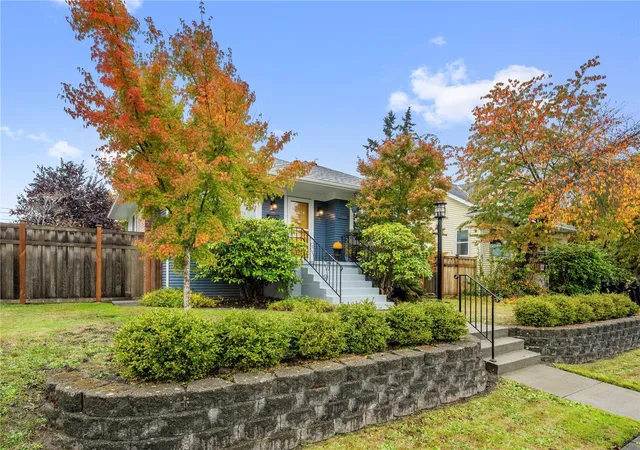 Photo 2 of Single family home for sale at 2306 Pine St, Everett, WA 98201 | MLS# NWM2598931 | Listing updated on 2026-10-29