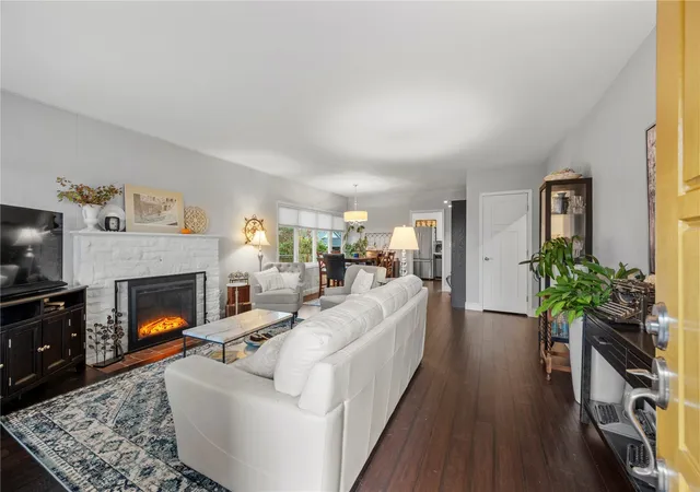 Photo 4 of Single family home for sale at 2306 Pine St, Everett, WA 98201 | MLS# NWM2598931 | Listing updated on 2026-10-29