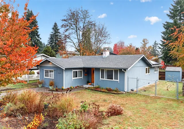 Photo 1 of Single family home for sale at 824 Dundee Rd Nw, Olympia, WA 98502 | MLS# NWM2598938 | Listing updated on 2026-10-29