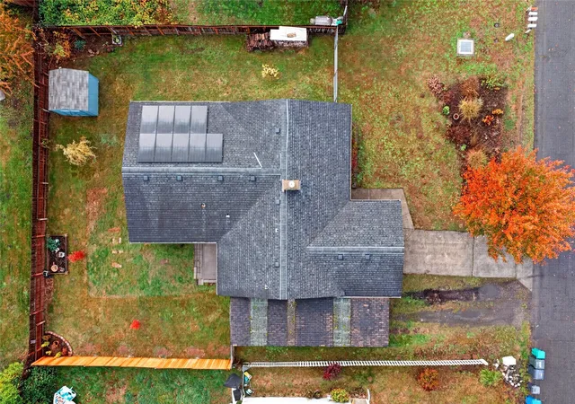 Photo 2 of Single family home for sale at 824 Dundee Rd NW, Olympia, WA 98502 | MLS# NWM2598938 | Listing updated on 2026-10-29