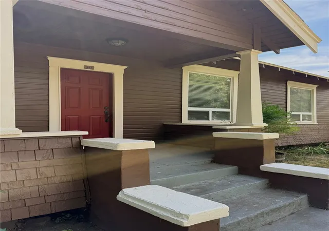 Photo 2 of Single family home for sale at 111 W Dayton Ave, Dayton, WA 99328 | MLS# NWM2598958 | Listing updated on 2026-10-28