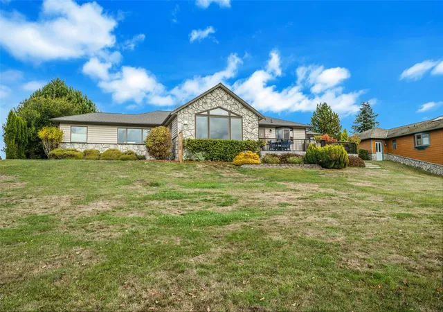 Photo 2 of Single family home for sale at 190 Lone Eagle Ln, Sequim, WA 98382 | MLS# NWM2598960 | Listing updated on 2026-10-29