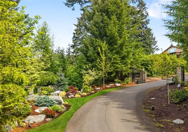 Photo 3 of Single family home for sale at 217 Alderwood Dr, Chehalis, WA 98532 | MLS# NWM2598970 | Listing updated on 2026-10-29