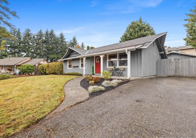 Photo 2 of Single family home for sale at 1919 198th Place Sw, Lynnwood, WA 98036 | MLS# NWM2598990 | Listing updated on 2026-10-29