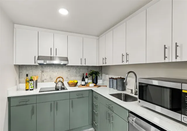 Photo 4 of Condo for sale at 6109 Phinney Ave N #103, Seattle, WA 98103 | MLS# NWM2599009 | Listing updated on 2026-10-30