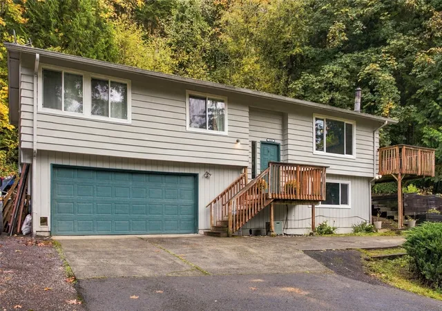 Photo 2 of Single family home for sale at 4456 Sunset Way, Longview, WA 98632 | MLS# NWM2599014 | Listing updated on 2026-10-29