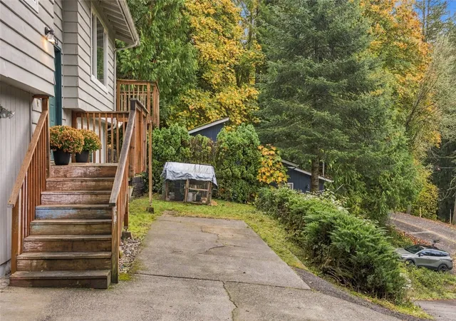 Photo 3 of Single family home for sale at 4456 Sunset Way, Longview, WA 98632 | MLS# NWM2599014 | Listing updated on 2026-10-29